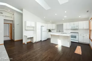 321 Kresswood Dr, West Chicago, IL 60185 - Photo 2