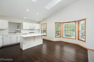321 Kresswood Dr, West Chicago, IL 60185 - Photo 4