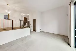 858 W Ainslie St, Chicago, IL 60640 - Photo 8