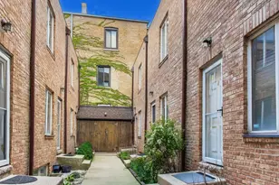 858 W Ainslie St, Chicago, IL 60640 - Photo 2