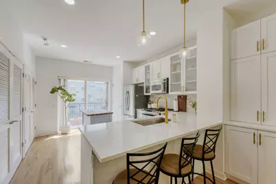 1219 W Grenshaw Street, Chicago, IL 60607 - Photo 2