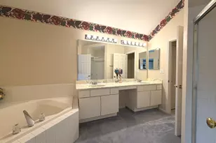1145 Bristol Ln, Buffalo Grove, IL 60089 - Photo 18