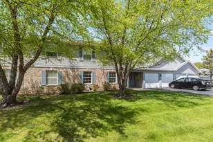 1129 N Red Oak Cir, Round Lake Beach, IL 60073 - Photo 1
