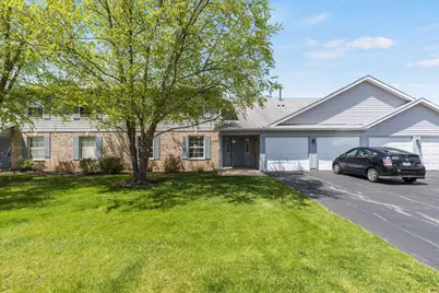 1129 N Red Oak Circle #2, Round Lake Beach, IL 60073 - Photo 2