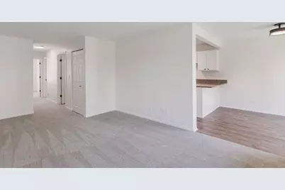 1129 N Red Oak Circle #2, Round Lake Beach, IL 60073 - Photo 4