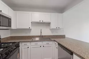1129 N Red Oak Cir, Round Lake Beach, IL 60073 - Photo 10