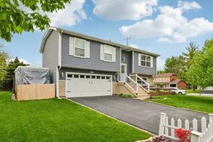 3085 Timber Hill Ln, Aurora, IL 60504 - Photo 2