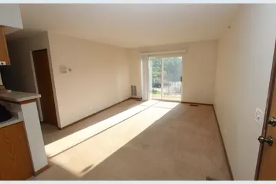 727 Elm Lane #206, Woodstock, IL 60098 - Photo 2