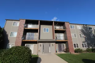 727 Elm Ln, Woodstock, IL 60098 - Photo 1