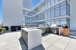 303 W Ohio St, Chicago, IL 60654 - Photo 18