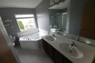 318 Zinnia Dr, Romeoville, IL 60446 - Photo 36