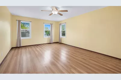 6806 Prairieview Avenue, Woodridge, IL 60517 - Photo 16