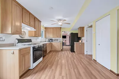 6806 Prairieview Avenue, Woodridge, IL 60517 - Photo 12