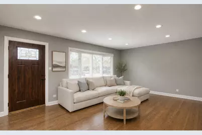 367 W Fremont Avenue, Elmhurst, IL 60126 - Photo 2
