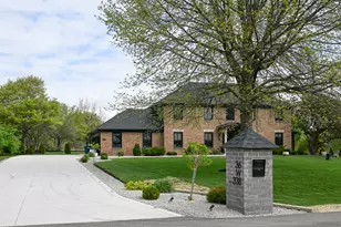 36W338 Mckay Dr, Saint Charles, IL 60175 - Photo 2