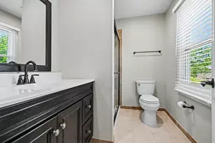 75 Wildwood Dr, Roselle, IL 60172 - Photo 12