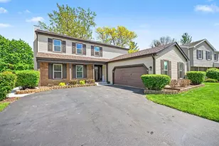 75 Wildwood Dr, Roselle, IL 60172 - Photo 1