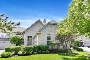 11171 Edgebrook Ln, Indian Head Park, IL 60525 - Photo 2