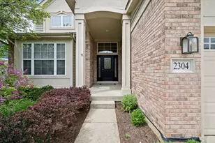 2304 Sarazen Dr, Vernon Hills, IL 60061 - Photo 2