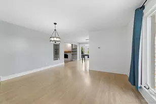 980 Persimmon Ct, Saint Charles, IL 60174 - Photo 6