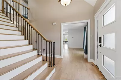 980 Persimmon Court, Saint Charles, IL 60174 - Photo 2