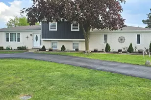 17W335 Forestview Dr, Bensenville, IL 60106 - Photo 1