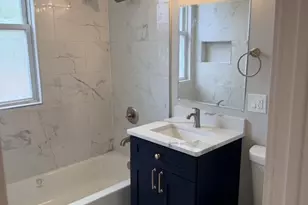 7754 S Burnham Ave, Chicago, IL 60649 - Photo 6