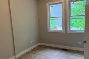 7754 S Burnham Ave, Chicago, IL 60649 - Photo 10