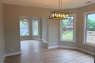 7754 S Burnham Ave, Chicago, IL 60649 - Photo 2