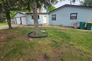 400 W Bellarmine Dr, Joliet, IL 60436 - Photo 2