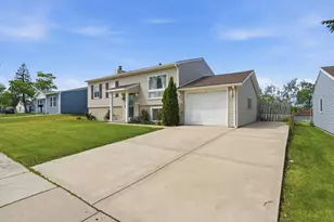 420 Healy Ave, Romeoville, IL 60446 - Photo 2