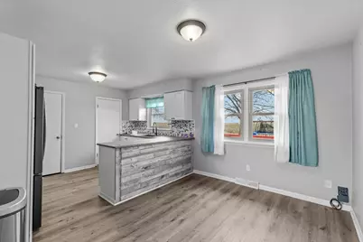 212 N 7th Street, Cissna Park, IL 60924 - Photo 10
