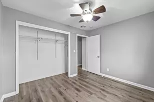 212 N 7th St, Cissna Park, IL 60924 - Photo 20