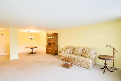 2000 Saint Regis Drive #1B, Lombard, IL 60148 - Photo 4