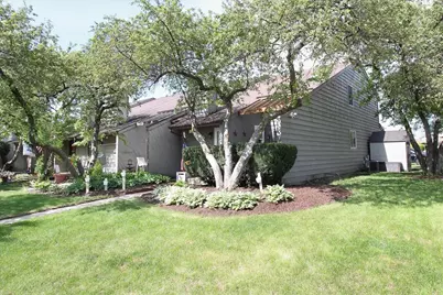 949 Manchester Court, South Elgin, IL 60177 - Photo 2