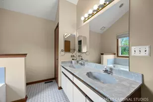 1310 Tennyson Ln, Naperville, IL 60540 - Photo 12