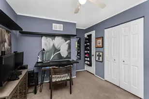 228 N Walnut Ln, Schaumburg, IL 60194 - Photo 14