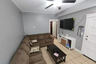 2532 S Albany Ave, Chicago, IL 60623 - Photo 4