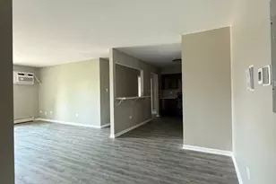 161 W Elk Trail, Carol Stream, IL 60188 - Photo 2