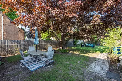 1111 N Berwick Boulevard, Waukegan, IL 60085 - Photo 24