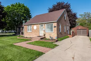 1111 N Berwick Blvd, Waukegan, IL 60085 - Photo 1