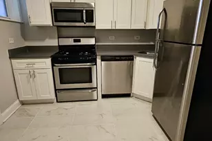 1014 W Wellington Ave, Chicago, IL 60657 - Photo 12