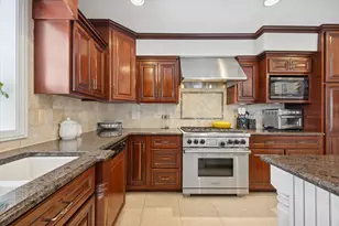 8401 Golfview Dr, Orland Park, IL 60462 - Photo 12