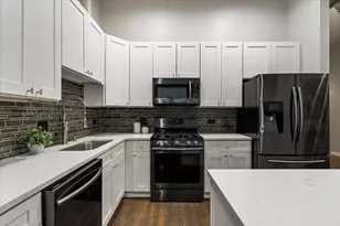 2867 W Palmer St, Chicago, IL 60647 - Photo 8