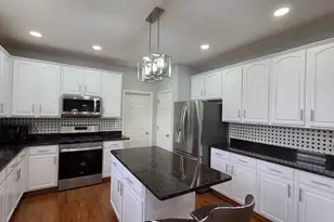 2560 W Sprce Dr, Round Lake, IL 60073 - Photo 20