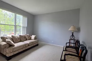 2560 W Sprce Dr, Round Lake, IL 60073 - Photo 6
