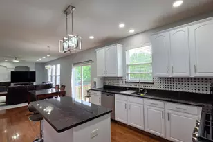 2560 W Sprce Dr, Round Lake, IL 60073 - Photo 12