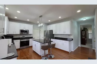 2560 W Sprce Drive, Round Lake, IL 60073 - Photo 14
