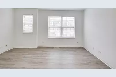 401 N Commerce Street #401, Aurora, IL 60504 - Photo 2