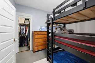 1929 W Irving Park Rd, Chicago, IL 60613 - Photo 16